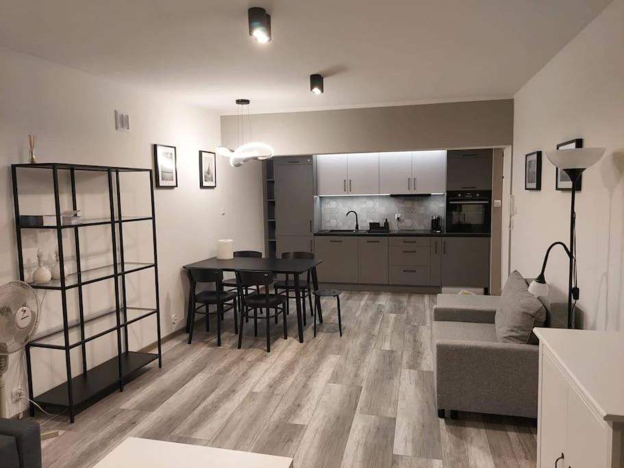 Uroczy Apartament W Scislym Centrum Gizycka Giżycko Eksteriør billede