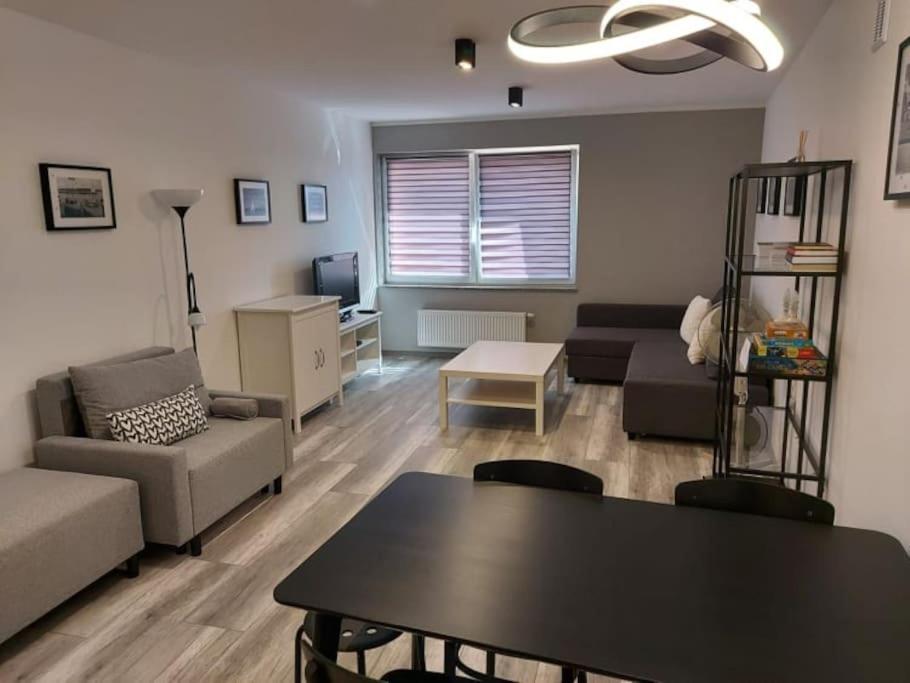 Uroczy Apartament W Scislym Centrum Gizycka Giżycko Eksteriør billede